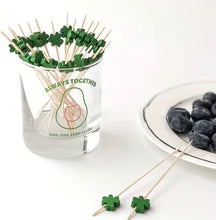 Palillos de bambú Trébol verde - Día de San Patricio, Paquete con 10 palillos