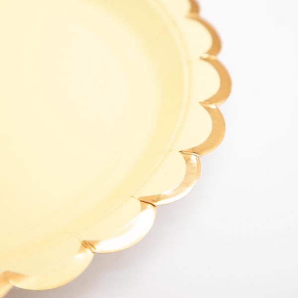 Platos Tea Party Vainilla – Pack de 8 Platos de Cartón Elegantes en Color Crema